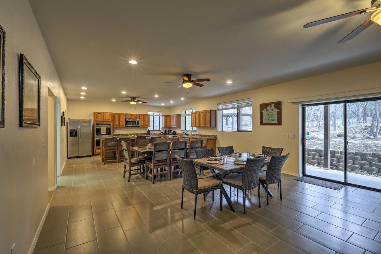 Spacious Pinetop-Lakeside Home With Hot Tub And Grill! Kültér fotó