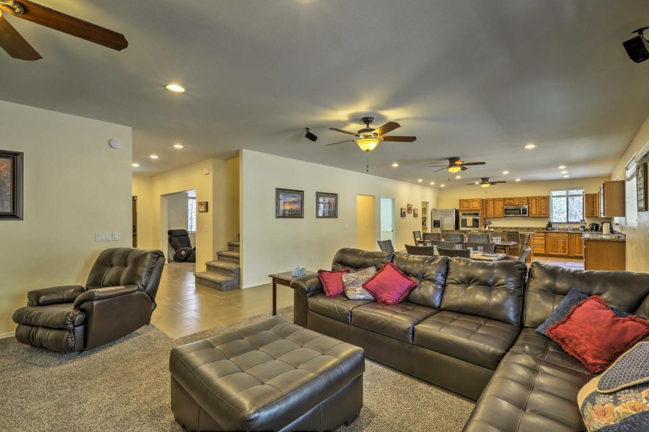 Spacious Pinetop-Lakeside Home With Hot Tub And Grill! Kültér fotó