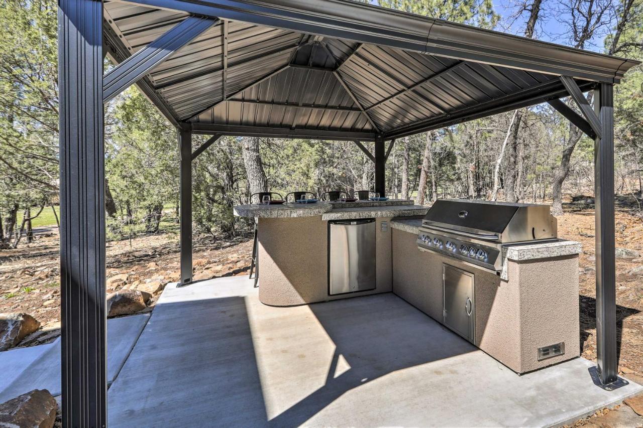 Spacious Pinetop-Lakeside Home With Hot Tub And Grill! Kültér fotó